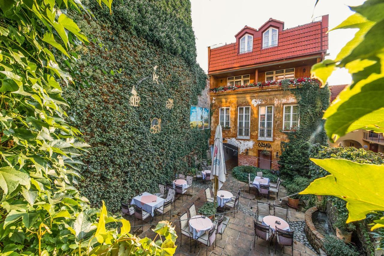 Boutique Hotel Carpe Diem Presov Ngoại thất bức ảnh